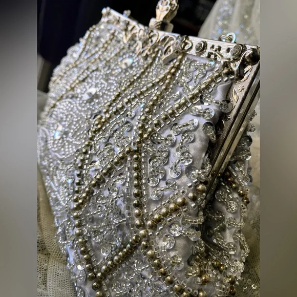 Elegant Silver Beaded Clutch with Crossbody Strap - Picture 4 of 14